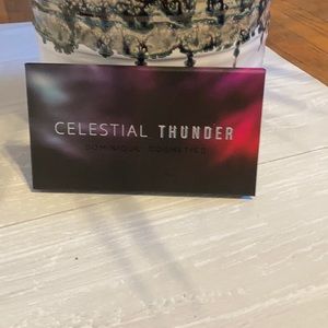 Celestial Thunder Eyeshadow Palette New 8 colors
